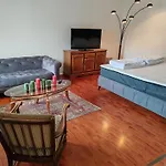 Artcool Apartment With Garden And Garage