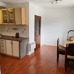 Artcool Apartment With Garden And Garage