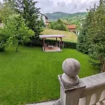 Artcool Apartment With Garden And Garage